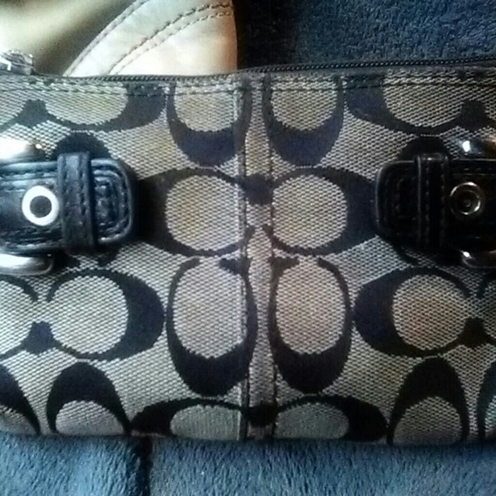 Coach Classic Wallet/Cosmetic or evening Handbag.z